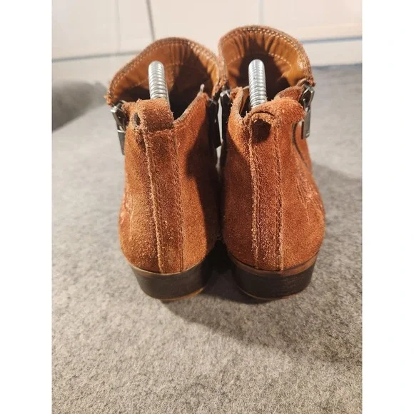 Lucky Brand Boots Womens Size 9.5 Red Oak Oiled Suede Basel Embroidered Ankle - Picture 4 of 9